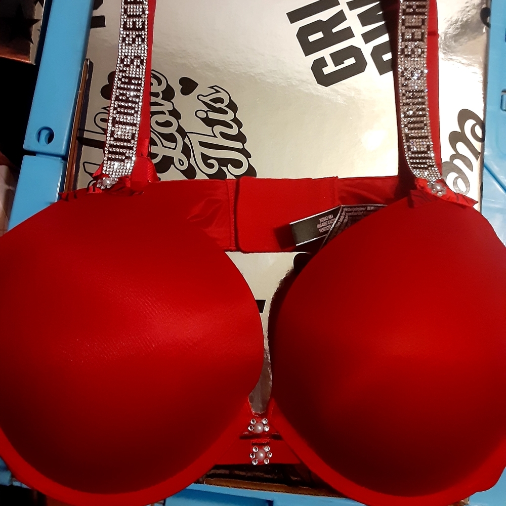 New Pink VS Bra Size 38DD Marked Down
